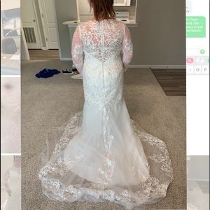 Long sleeve lace wedding dress